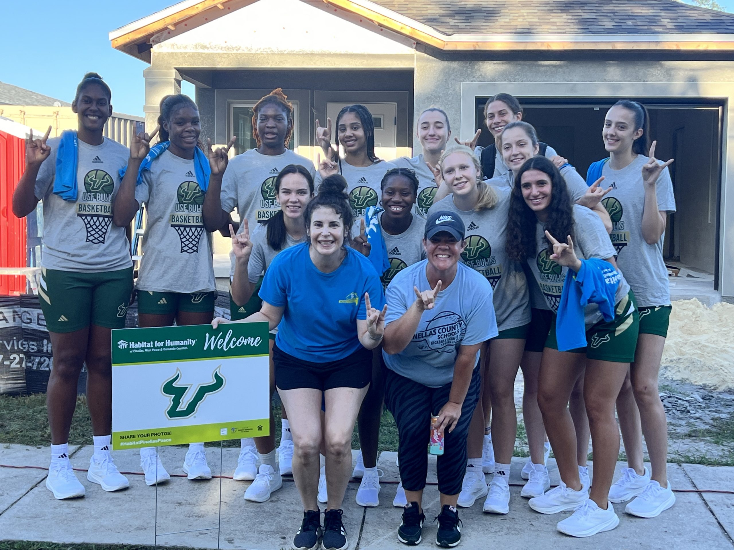 10 Tampa Bay: USF Women's Basketball Help Habitat Build Homes in Safety Harbor